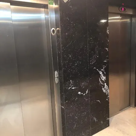 アパート Contemporaneo Y Centrico