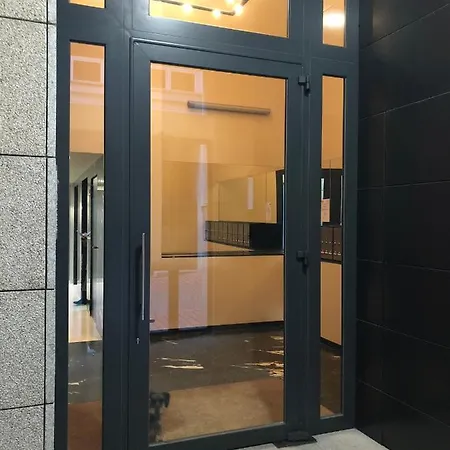 Contemporaneo Y Centrico * Βίγκο