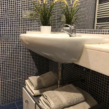 アパート Contemporaneo Y Centrico